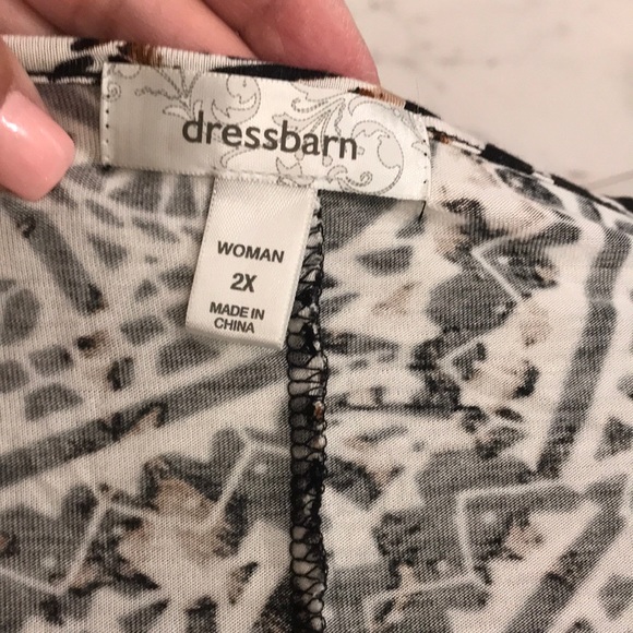 Softest top w hand sewn beads and decor neck area - Picture 4 of 10